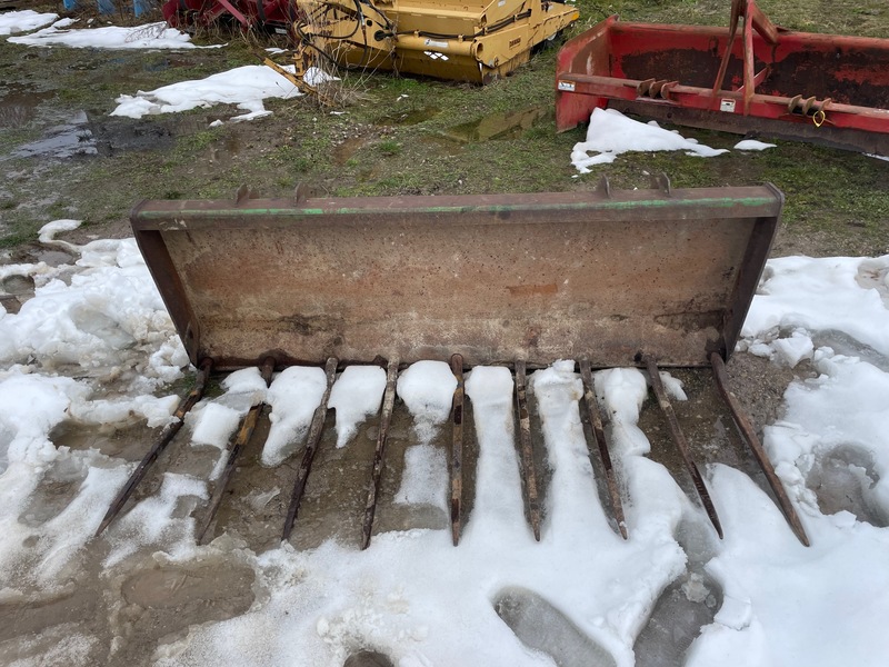 Attachments  John Deere Manure Fork - 6ft - Quick Attach Photo